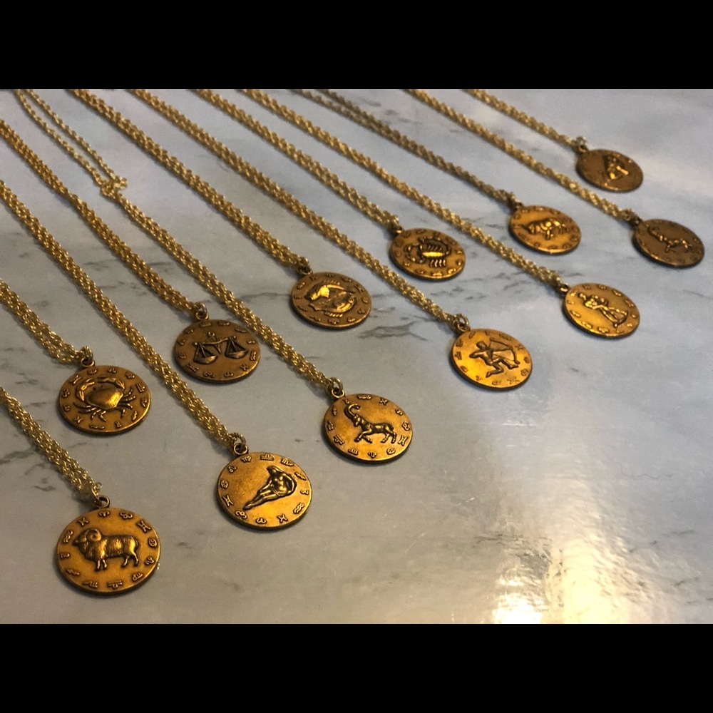 ✨3/$30✨Zodiac Pendant on chain - Picture 5 of 11